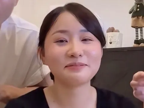 Chị gái Quang Linh Vlogs bất ngờ livestream trở lại