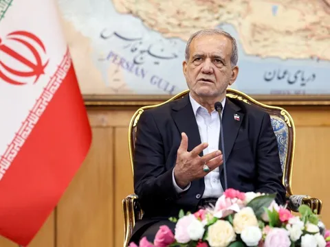 Tổng thống Iran: 'Chúng tôi đã mạnh mẽ hơn trước'