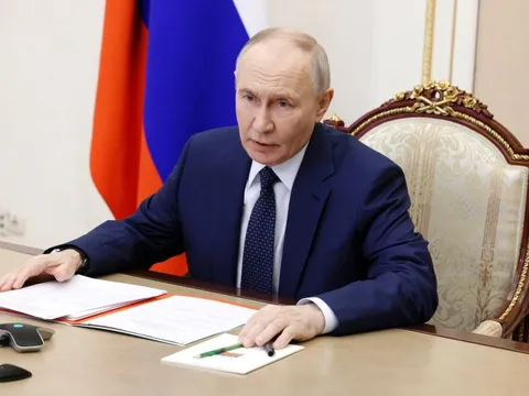 NÓNG: Nga tố Ukraine tấn công nơi ở của Tổng thống Putin, Kiev bác bỏ