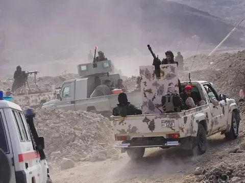 Liên quân Saudi Arabia không kích cảng ở Yemen, căng thẳng nội bộ Yemen leo thang