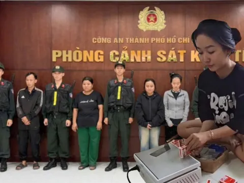 Đột kích căn nhà không số trong chuyên án lớn, bắt đôi vợ chồng Nguyễn Phương Hoàn và 3 nữ nhân viên