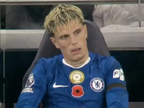 CĐV Chelsea đòi trả Garnacho cho MU