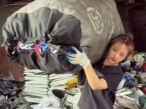 'Hot girl đồng nát' TQ ngày làm ở bệnh viện, tối xả vai làm bốc vác