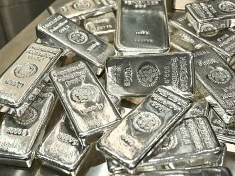 Trung Quốc nâng bạc ngang hàng đất hiếm, chính thức thắt chặt kiểm soát từ ngày 1/1: Mỹ dè chừng