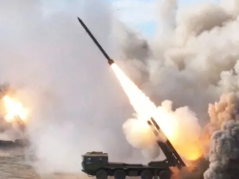 Trung Quốc tập trận bao vây Đài Loan