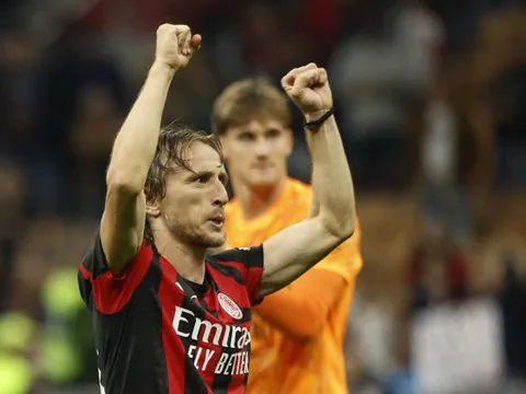 Luca Toni: 'Modric là bản hợp đồng hay nhất năm 2025'