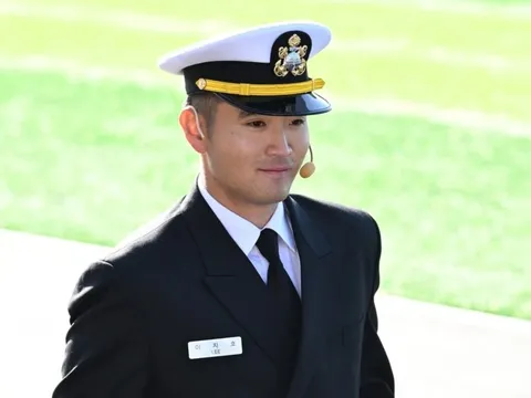 Vì sao 'thái tử' Samsung gia nhập Hải quân?