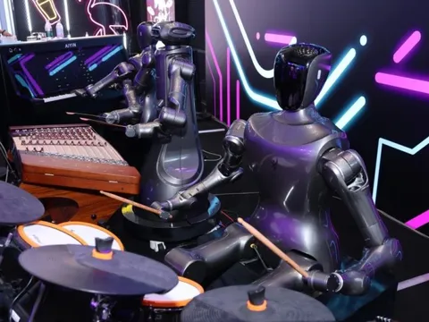 Ban nhạc robot Trung Quốc chạy sô Tết 'bở hơi tai'