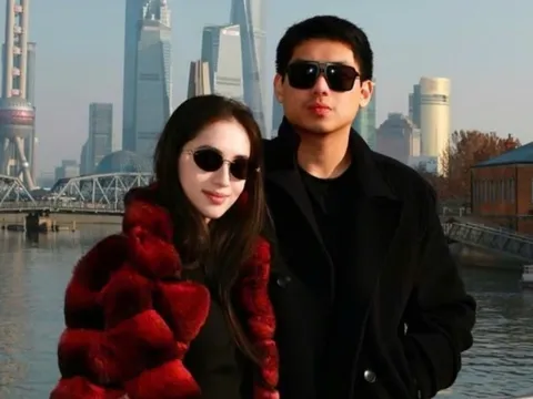 Ảnh hẹn hò hiếm hoi của cậu út nhà tỷ phú Johnathan Hạnh Nguyễn