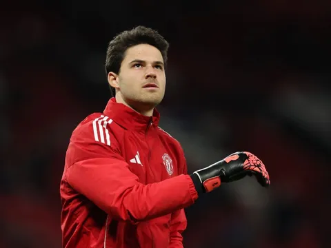 Lammens gợi nhớ De Gea trong ngày MU sụp đổ