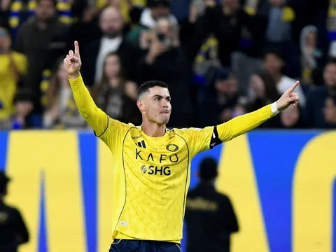 Ronaldo không dừng lại, Messi thì có