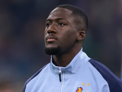 Ba trung vệ, không ai đạt chuẩn của Xabi Alonso