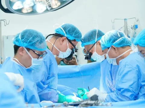 Ngày cuối cùng năm 2025, bác sĩ xuyên đêm hồi sinh bệnh nhi ngừng tim