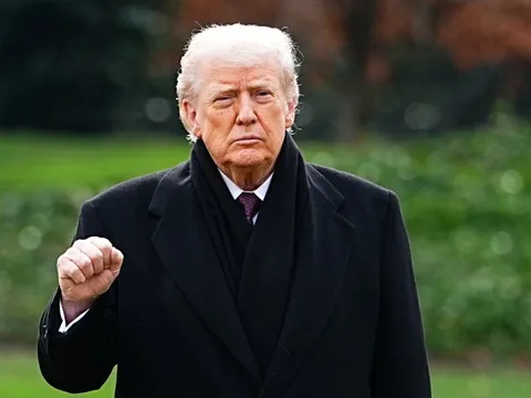 Ông Trump tuyên bố Mỹ sẵn sàng khai hỏa nếu Iran giết hại người biểu tình