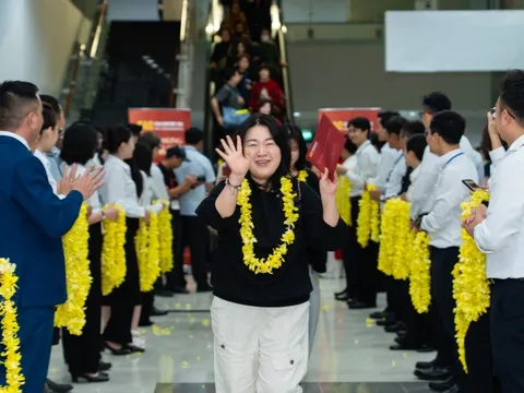 Hàng không tấp nập đón máy bay, đón khách đầu năm 2026