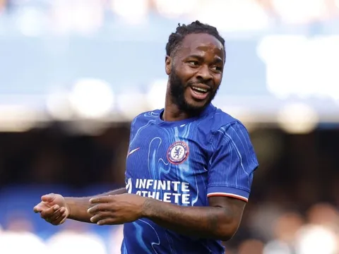 Sterling tìm thấy lối thoát