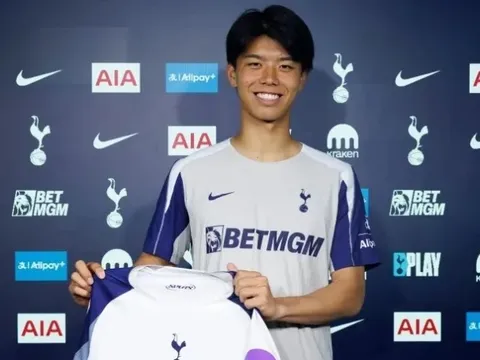 Cầu thủ Nhật Bản vỡ mộng ở Tottenham