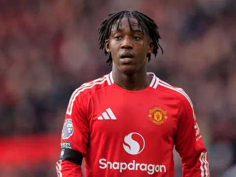 Mainoo gây bất ngờ