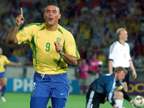 Khi 'Người ngoài hành tinh' Ronaldo lớn hơn chiến thuật