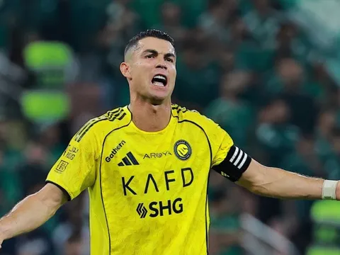 Ronaldo thành trò cười