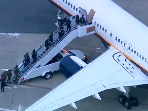 Tin tức thế giới 4-1: Ông Maduro trên đường đến nhà tù Mỹ; Ông Trump 'điều hành' Venezuela thế nào?