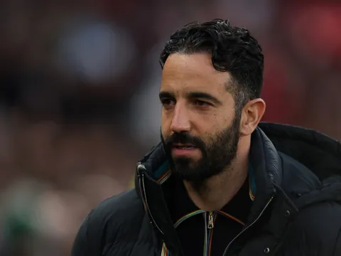 Rooney chỉ trích Amorim ngạo mạn