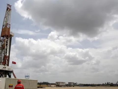 Hàng tỷ đô la Mỹ cũng khó vực dậy nhanh ngành dầu mỏ Venezuela