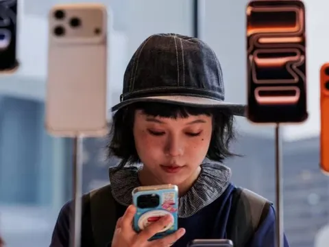 Chiếc điện thoại phơi bày hệ sinh thái phức tạp tại Trung Quốc: Bị ứng dụng ngân hàng từ chối giao dịch, Taobao, Alipay đồng loạt tẩy chay