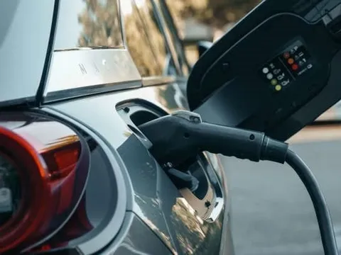 Xe điện "thất thế", xe xăng hồi sinh: Sự thật phũ phàng đằng sau con số 24 triệu EV bán ra năm 2025