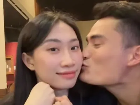 'Hot girl bóng chuyền' sắp cưới tuyển thủ điền kinh?