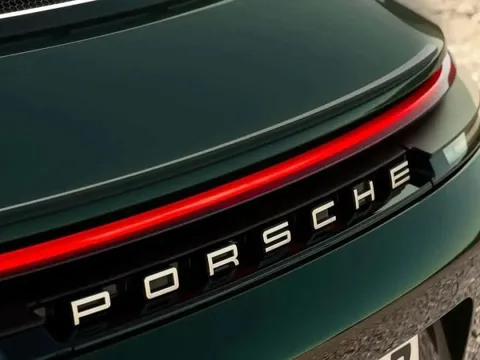 Loạt xe Porsche dính lỗi phần mềm