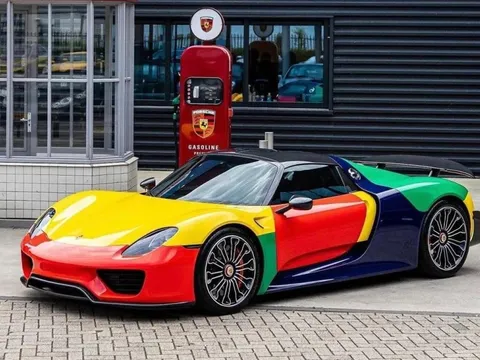 Công nghệ sơn mới của Porsche đổi màu 'như tắc kè'