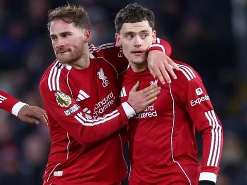 Wirtz tỏa sáng trong trận cầu điên rồ