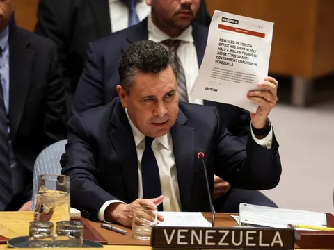 NÓNG: Hội đồng Bảo an họp về Venezuela, Trung Quốc, Nga, Mỹ 'khẩu chiến'