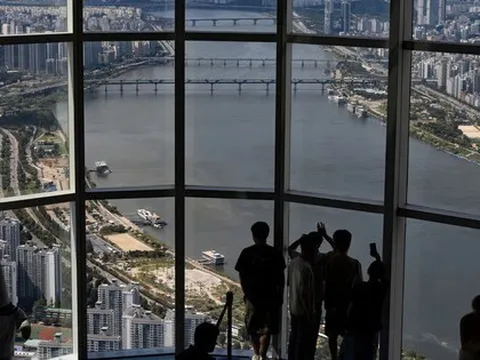 Chuyện ngược đời tại Hàn Quốc: Giáo sư phải đi thi hộ cho sinh viên vì lo sợ khoa bị xóa sổ