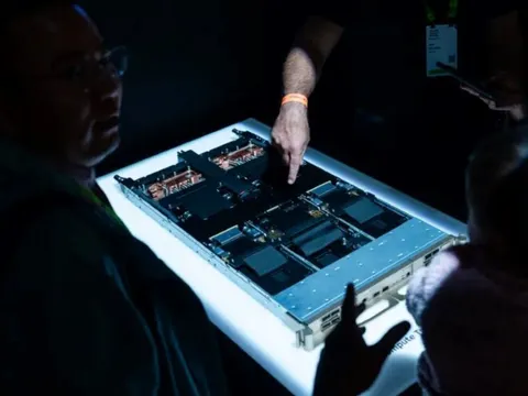 Kỷ nguyên mới của Nvidia: Sắp ra mắt chip AI rẻ bằng 1/10, bắt tay Mercedes làm xe tự lái