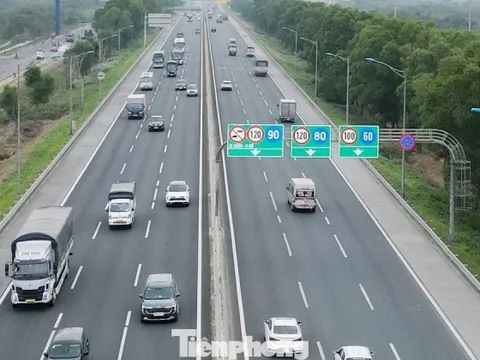 Cận cảnh cao tốc Hà Nội - Hải Phòng vừa được đề xuất mở rộng 10 làn xe