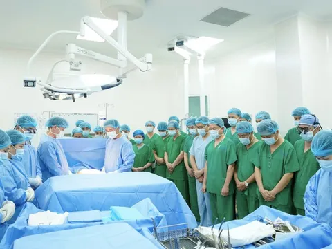 Lá gan và quả tim hiến tặng giúp "hồi sinh" 2 cuộc đời ngày đầu năm mới