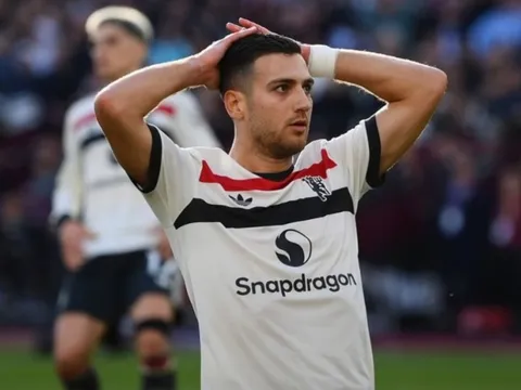 Hai cầu thủ 'sống sót' qua 7 đời HLV MU