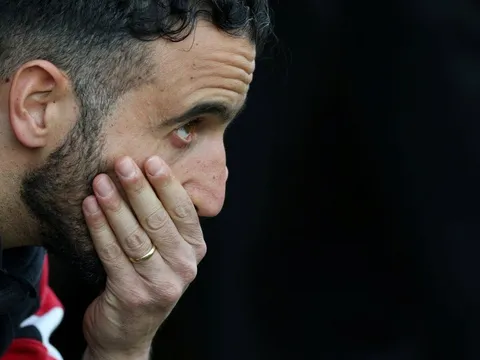 Amorim từ bỏ biệt thự đắt tiền