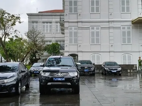 Xe Mercedes từng khởi điểm thanh lý hơn 630 triệu ở Đà Nẵng nay rớt còn 282 triệu