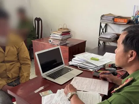 Công an TPHCM cảnh báo nóng những người dán quảng cáo thuê