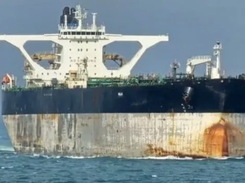 Mỹ truy đuổi tàu dầu gần Venezuela, Nga "điều tàu ngầm hộ tống"