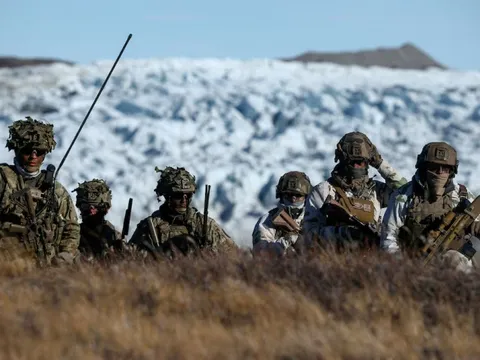 Pháp cùng châu Âu bàn kế ứng phó nguy cơ Mỹ can thiệp Greenland
