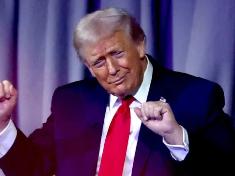 Tổng thống Trump tiết lộ bà Melania ghét điệu nhảy của chồng vì 'chẳng ra dáng tổng thống'