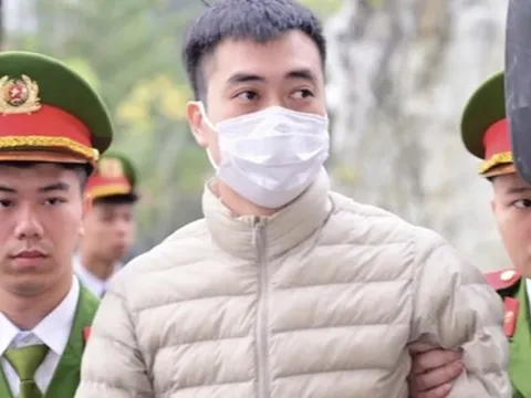 Nói lời sau cùng, Tổng giám đốc Z Holding xin lỗi khách hàng đã dùng sữa "chưa đạt"