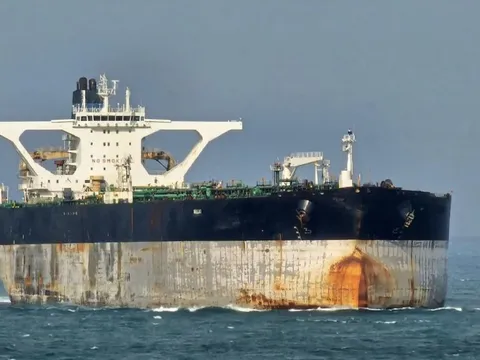 Mỹ giữ tàu chở dầu treo cờ Nga ở Bắc Đại Tây Dương, Matxcơva lên tiếng