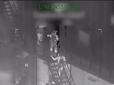 Mỹ bắt tàu treo cờ Nga ngay trước mũi tàu ngầm Nga: Moscow phản ứng ra sao?