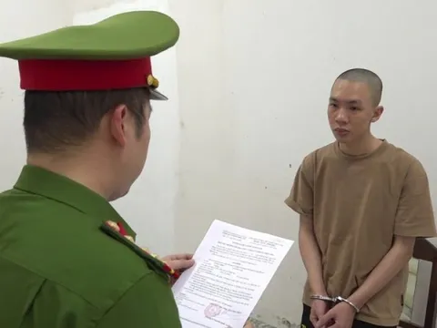 Ra lệnh bắt tạm giam thầy giáo giả mạo Võ Duy Bảo