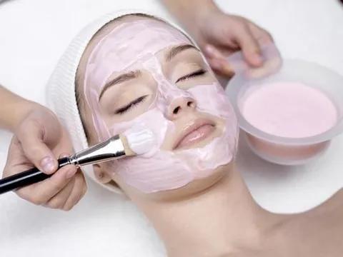 Kem bôi da tinh chất rau má bị đình chỉ lưu hành, thu hồi trên toàn quốc